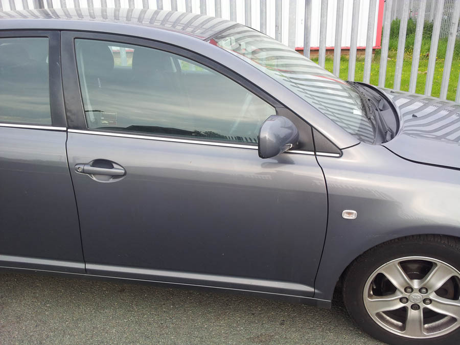 Toyota Avensis T3-X door-driver-side-front